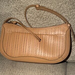 Adorable Frye shoulder bag